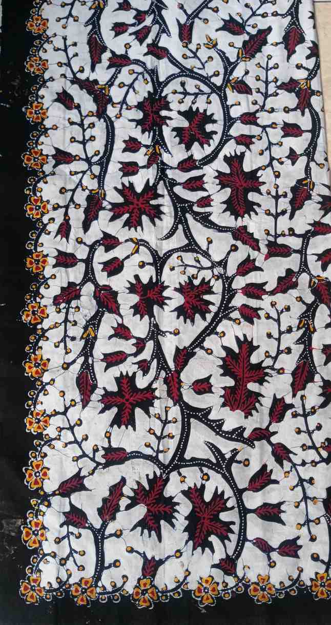 Batik Motif Daun Anggur Putih