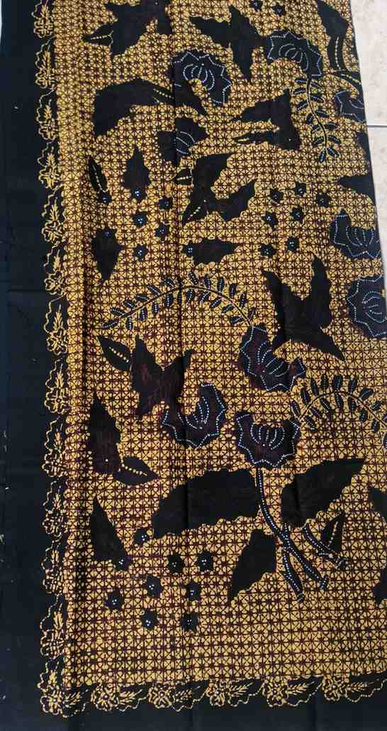 Batik Motif Kopi Pecah Kuning