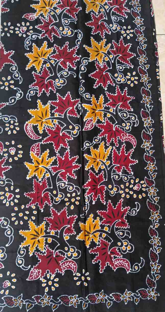 Batik Motif Daun Pepaya Merah